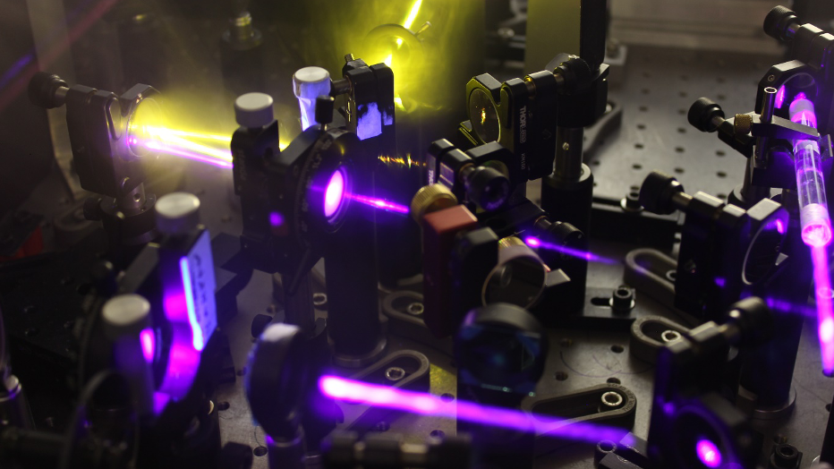 New Organic-Inorganic Semiconductor Produces Circularly Polarized Light